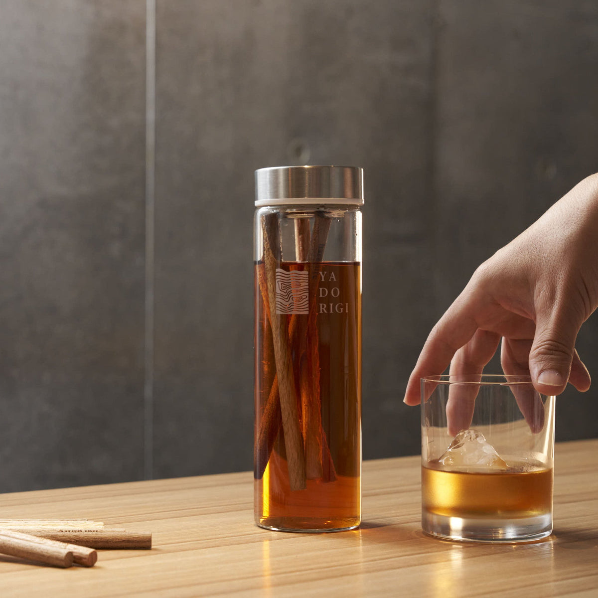 専用ボトルに沈めて使うイメージ